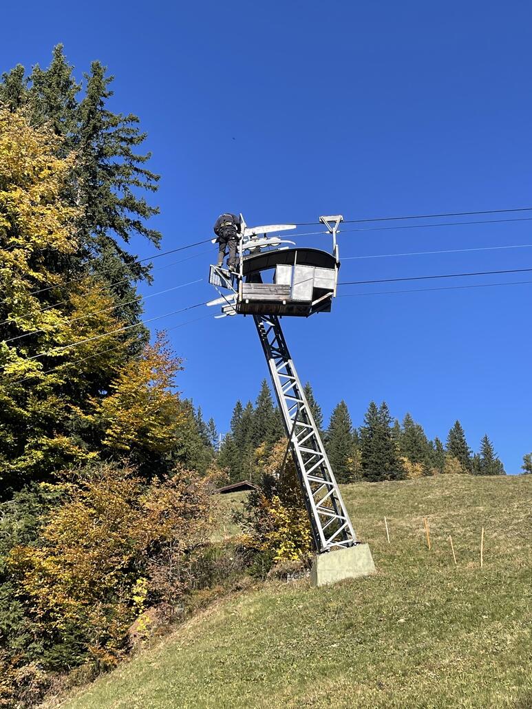 Beim Brüsti kommt von der Waldnacht her noch ein kleines Seilbähnchen an, dieses ist jedoch bereits in Revision.