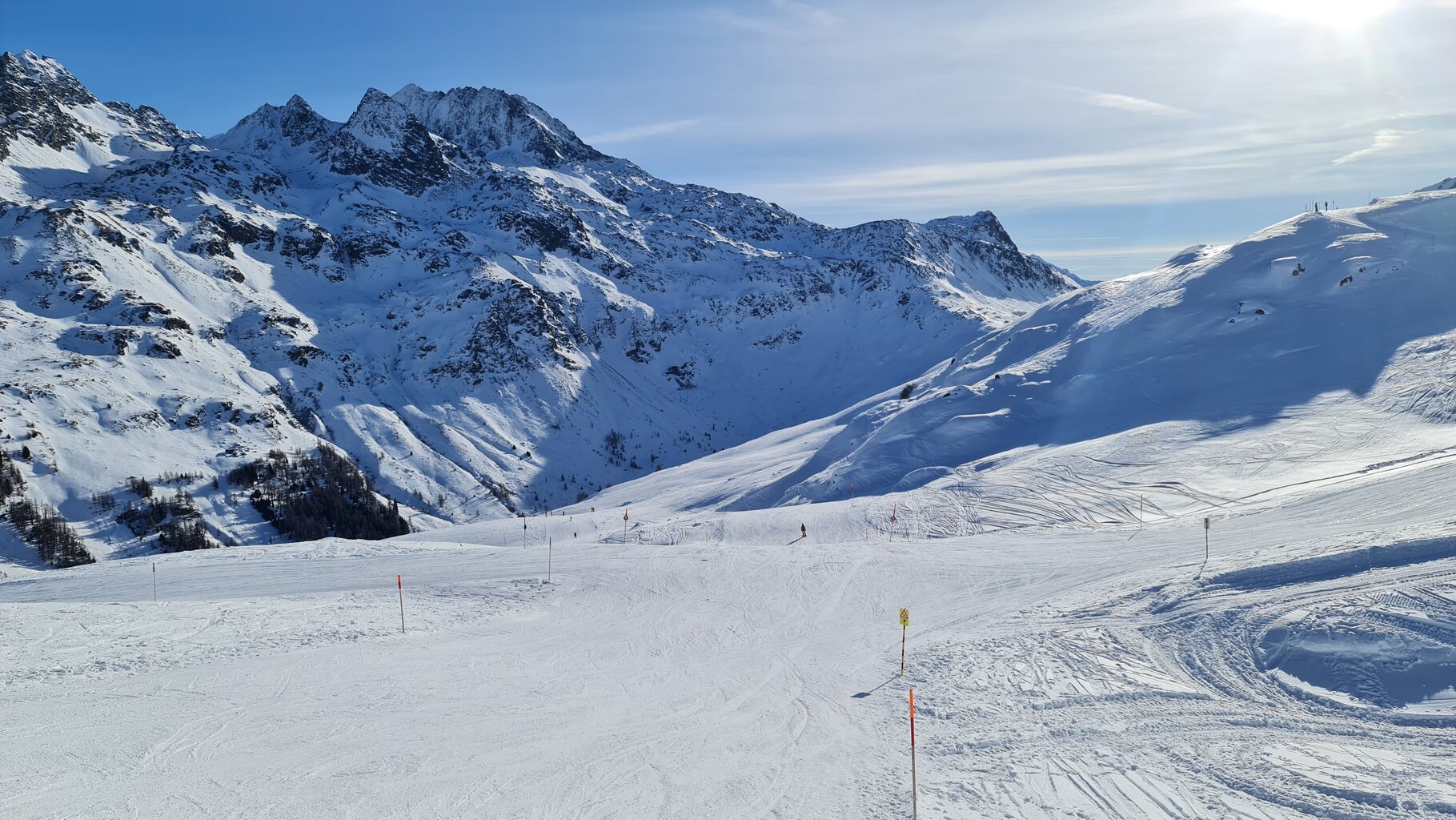 Um zur Sesselbahn Bodmenstafel zu gelangen, ist eine lange Querfahrt erforderlich. In die Gegenrichtung genau das gleiche. Dazwischen liegt viel ungenutztes (Hang-) Potenzial.