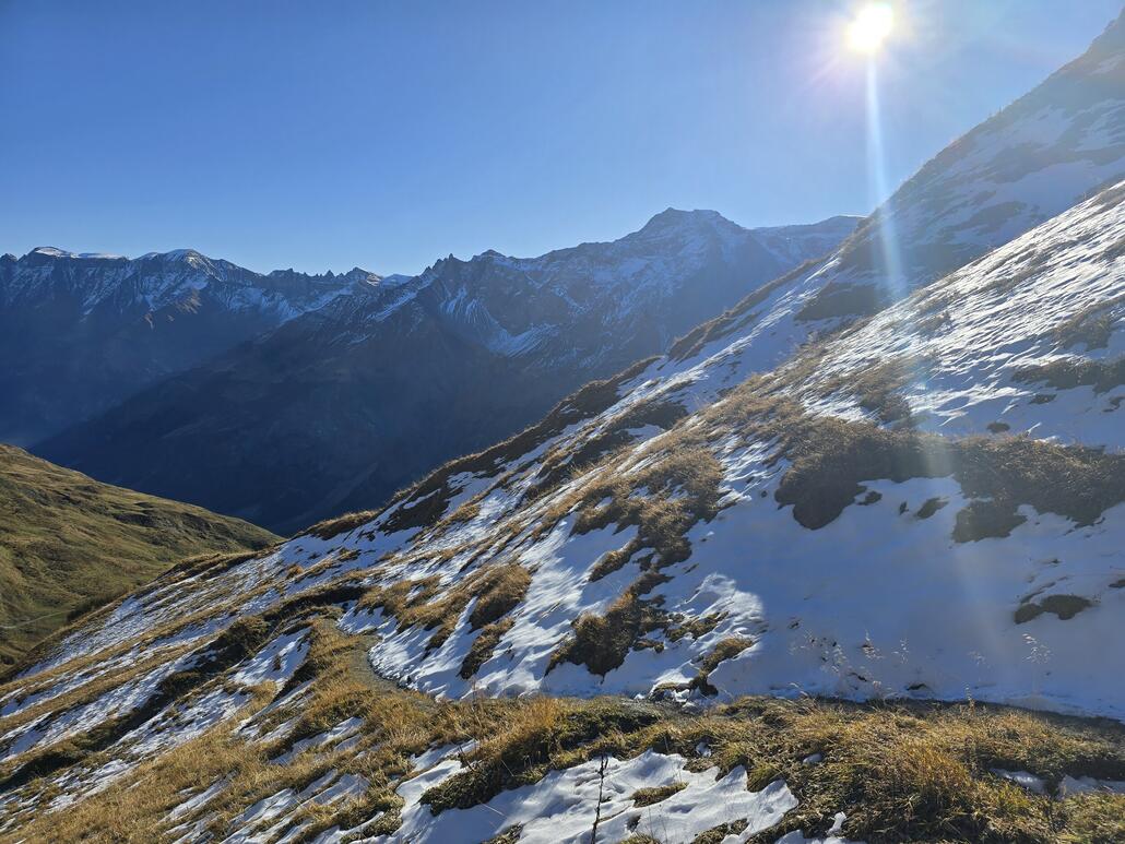 Auf rund 2100 m liegt hier doch bereits erstaunlich viel Schnee.