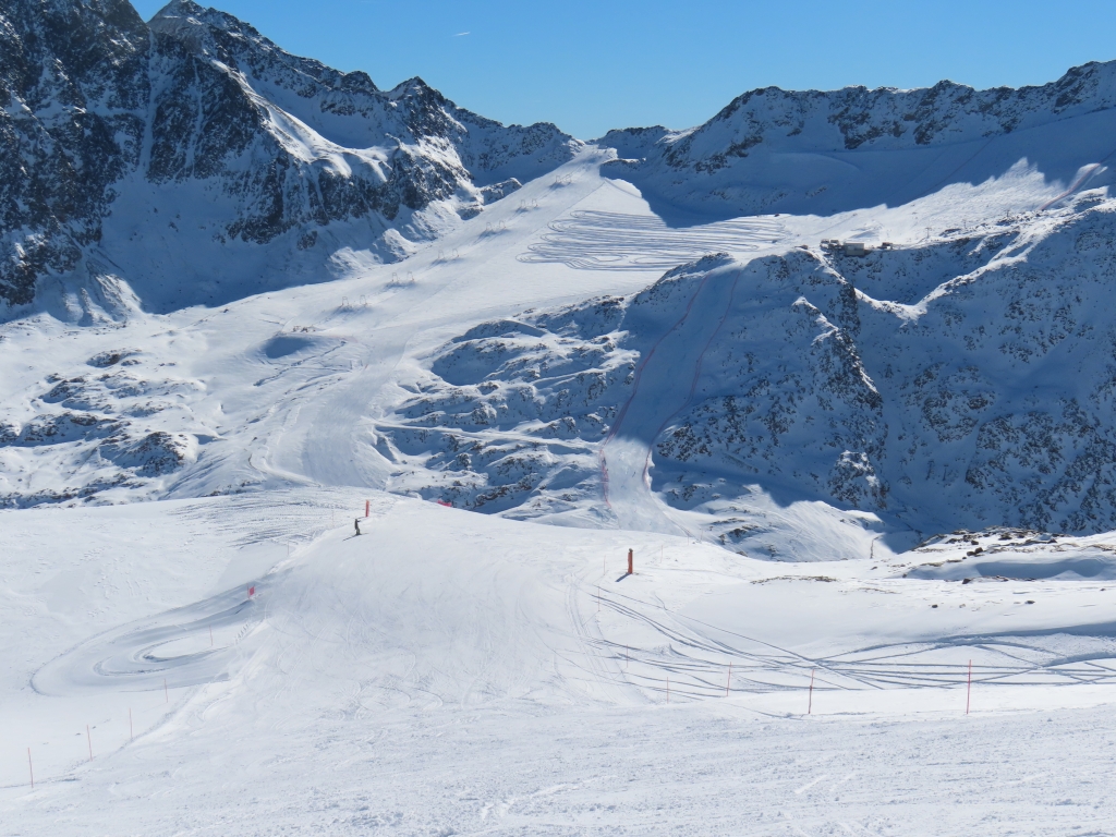 Blick zu den Finailliften und zur Leo-Gurschler-Piste, die jedoch nur für Rennteams geöffnet war.