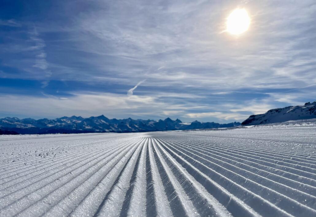 Am morgen „früh“ (9:30Uhr) hat man hier noch wunderbare Rillen und keine Leute, je mehr Richtung Frankreich desto mehr „Spätauf-ski-steher“ gibt es. Umso besser hier die ersten Stunden zu nutzen