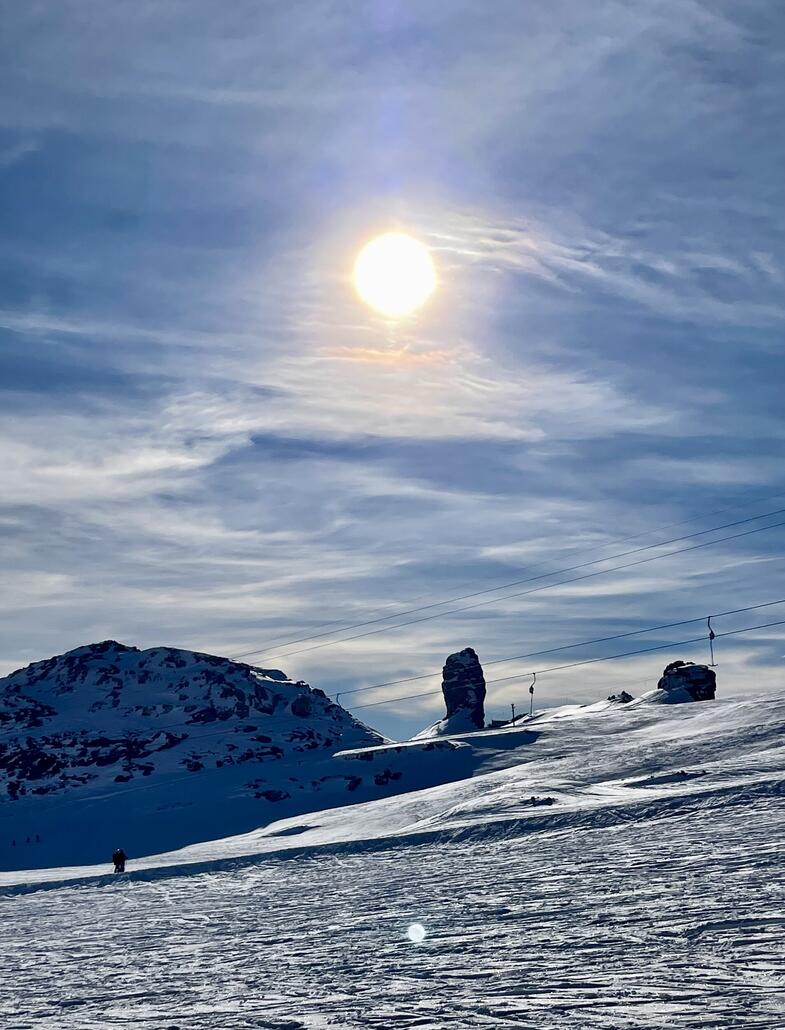 Quille du Diable mit dem Tour St.Martin ist der freistehende Fels