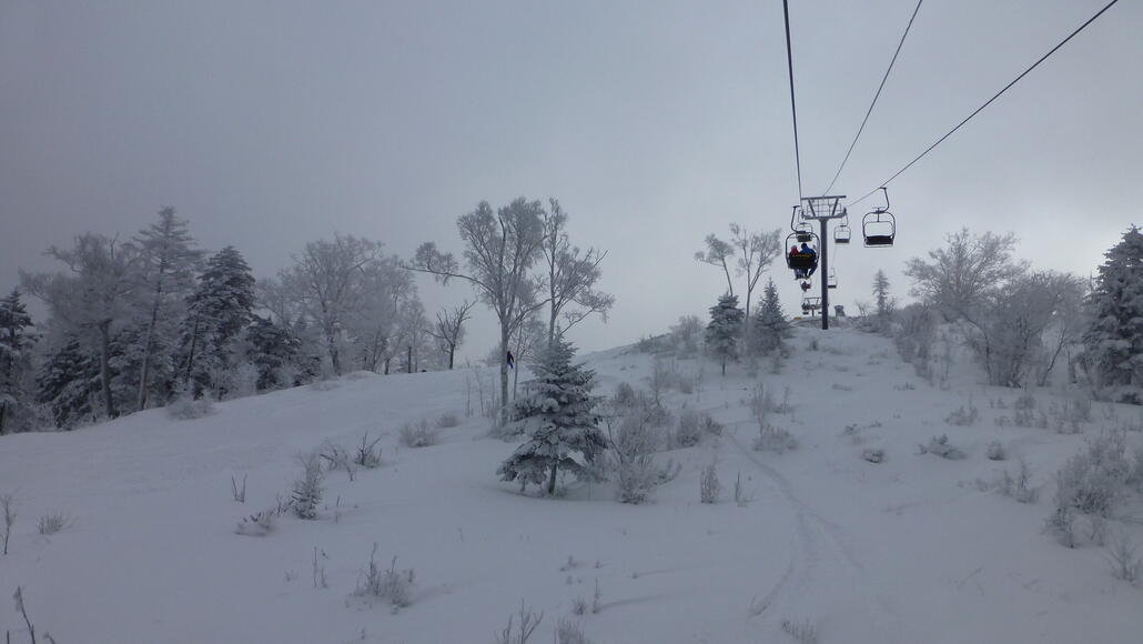 Und immer noch weiter geht’s nach oben, die Umgebung wirkt grad etwas mythisch. :)