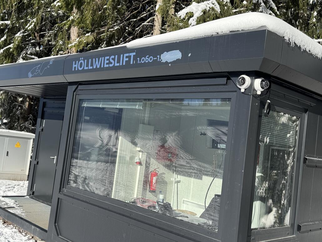 Scheint so, als müsste die Höhe der Bergstation nochmals geändert werden!;)