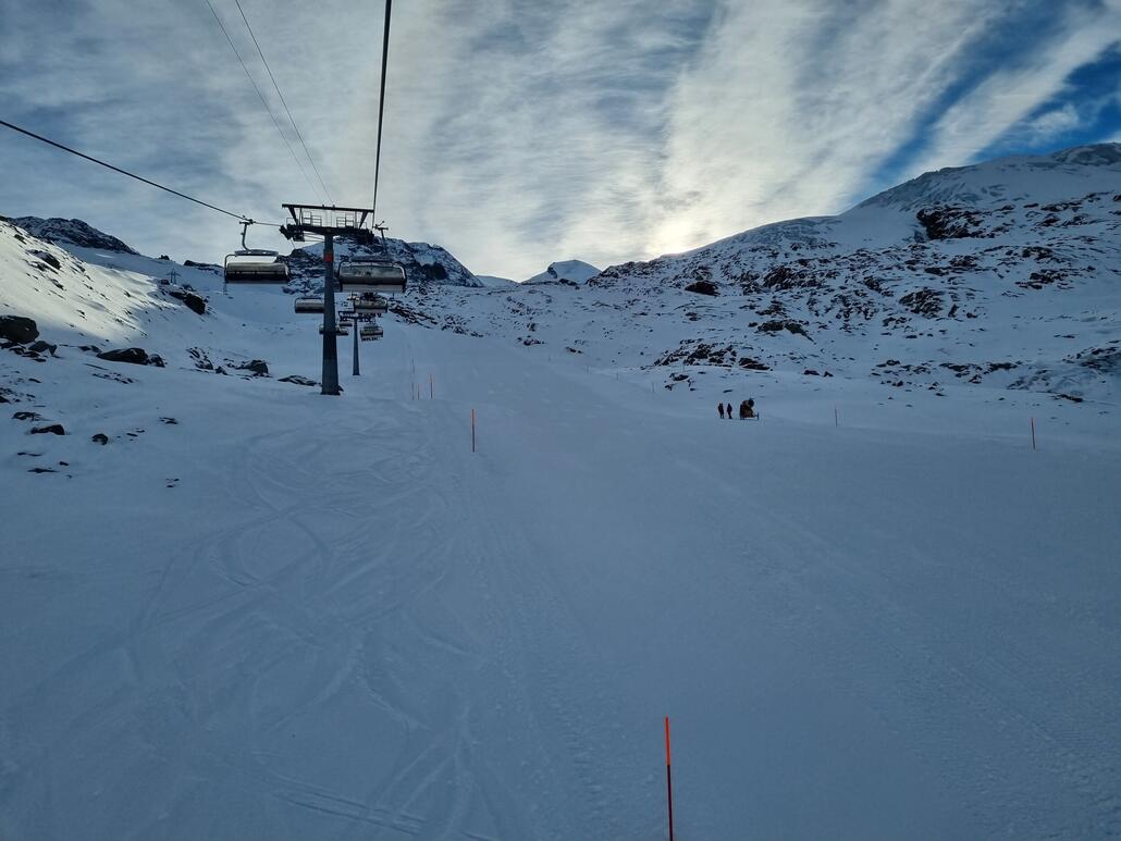 Um 14 geht dann leider schon die Sonne unter im unteren Teil. ;)<br />Hier die direkte Abfahrt Morenia. Kurz vor der Öffnung