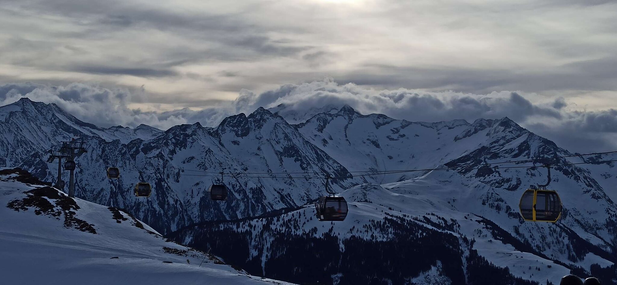 Leichte Föhnlage, aber die Wolken kommen nicht über den Alpenhauptkamm