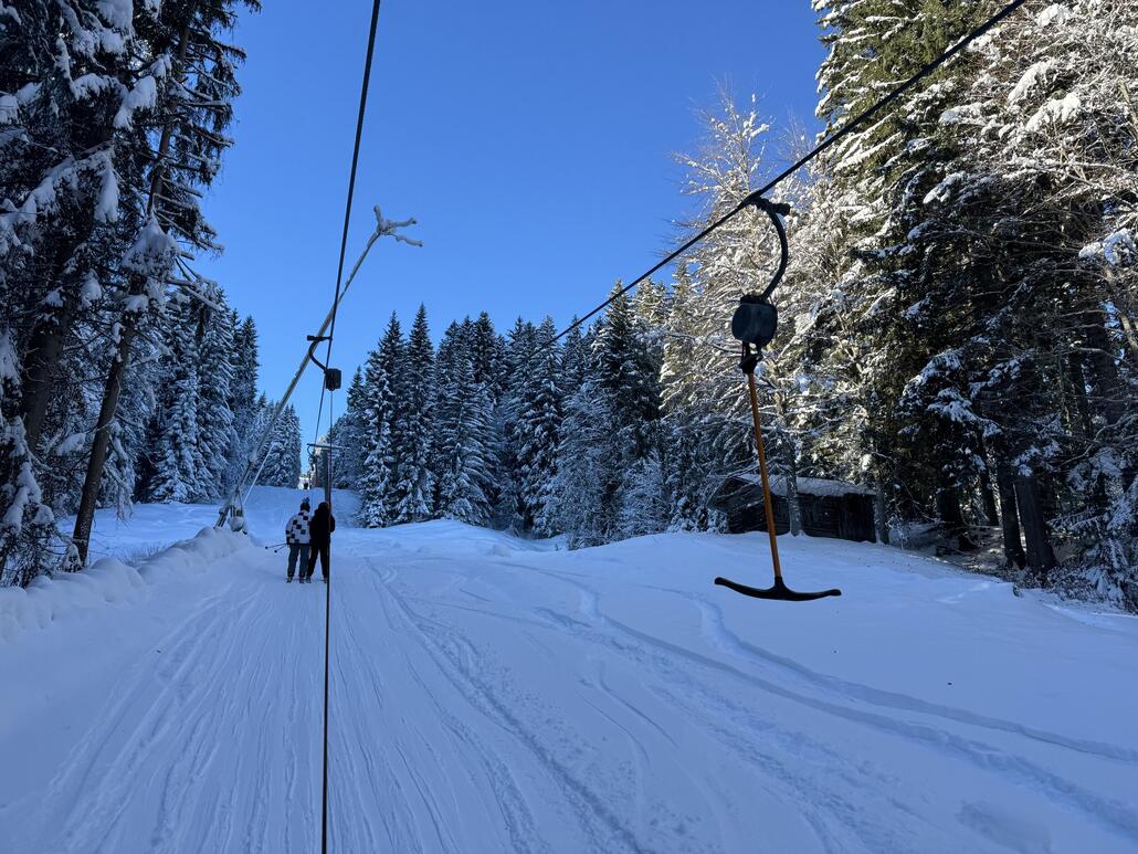 Interessant, wie niedrig der Bodenabstand auf diesem Bild ist - scheint, als wär hier ordentlich beschneit worden!