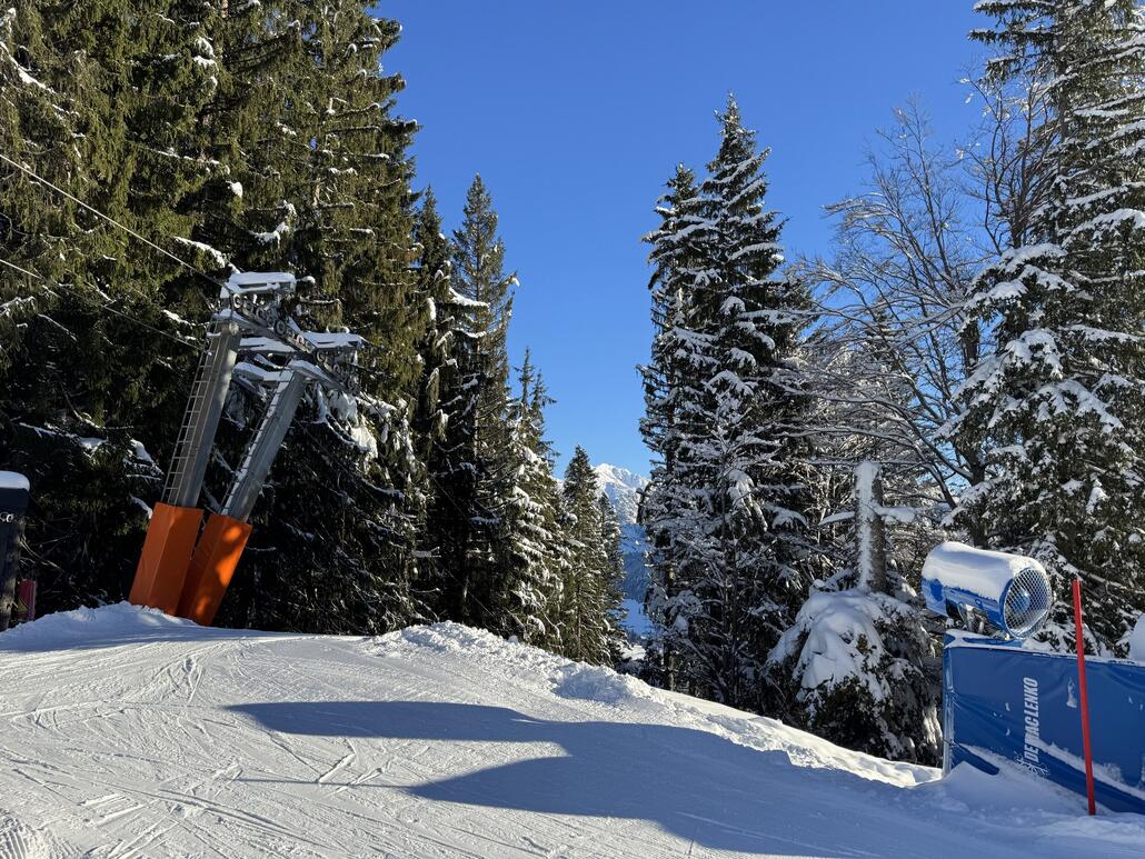 Blick auf die markanten letzten beiden Stützen - schön, hier noch die alte Stützennummerierung 18/19 lesen zu können - Erinnerungen kommen hoch…