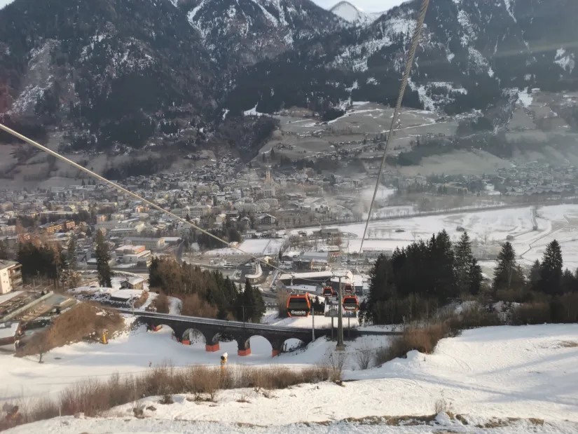 1. Auffahrt mit der 10er Schlossalmbahn. Aus seilbahntechnischer Perspektive hätte mir ja die Standseilbahn besser gefallen. Aber man kann ja nicht alles haben.