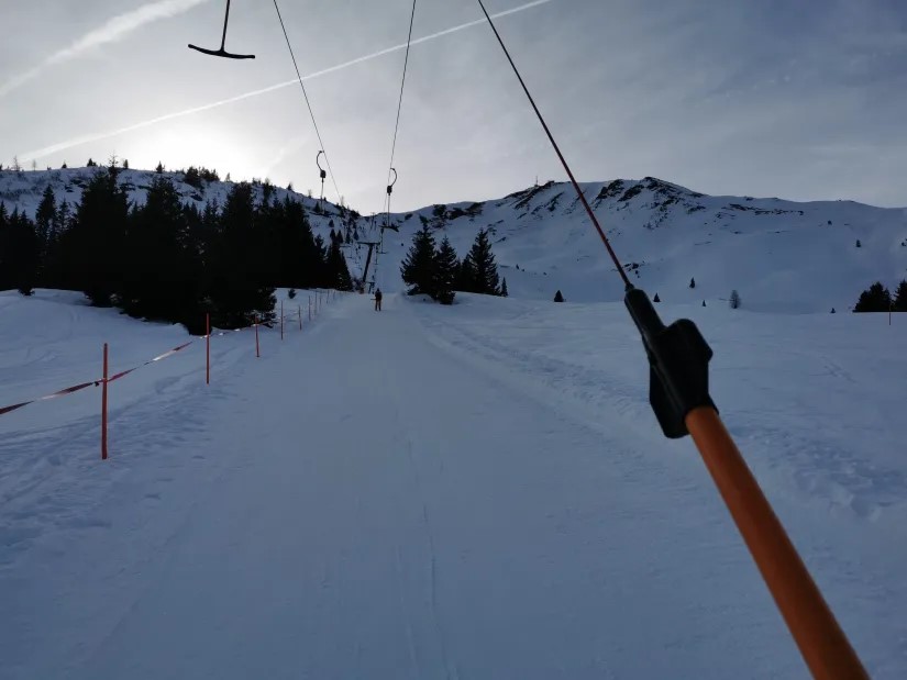 5. Jeder Lift wird mitgenommen. Vor allem auch weil an den Schleppliften gar keine Wartezeiten sind. Warum eigentlich nicht? Schleppliftfahren ist doch schön!