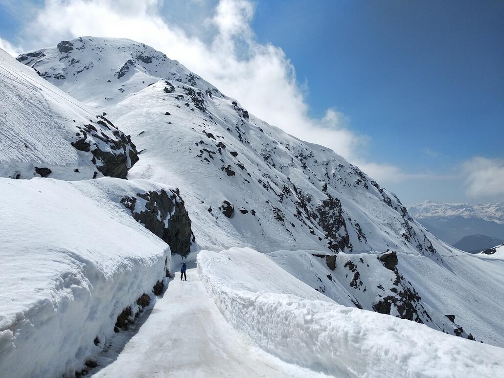 2021-04-03 Vallon d'Arbi Eiskanal