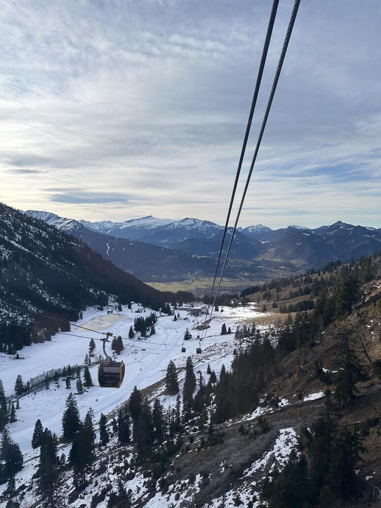 Mittelstationsabfahrt sieht da gut aus.