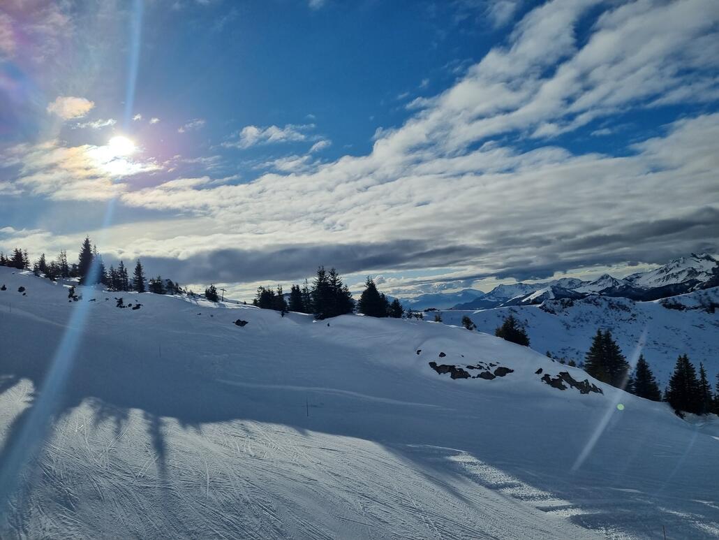 Sonnig am Les Combes, nachmittags noch weitgehend gut
