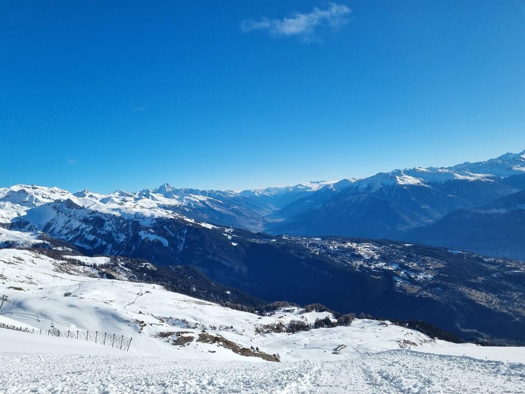 Weiter im Osten hängen Wolken