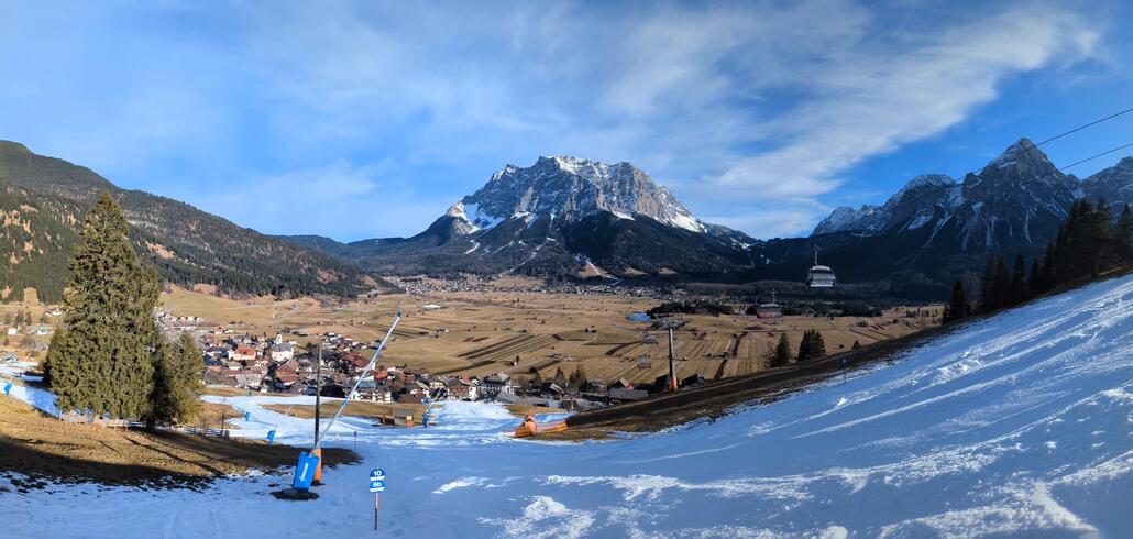 Im Talboden keine Loipen, Wettersteinbahnen Saisonstart verschoben, haben aber auch im November warum auch immer nicht beschneit