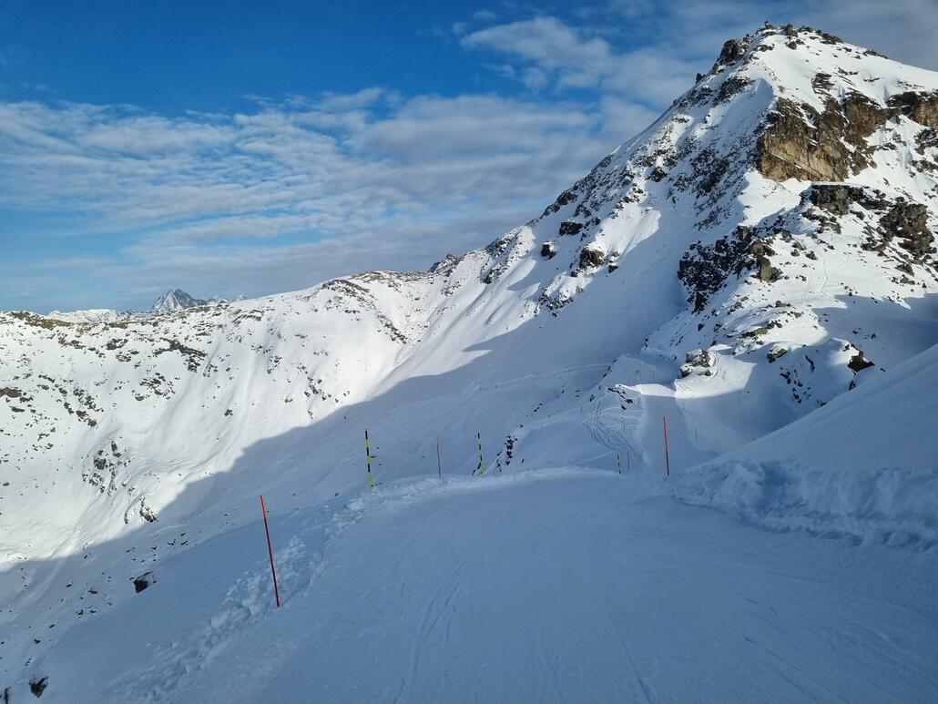 Eingang der Rothornabfahrt. Ende der Abfahrt leider etwas umständlich da der direkte Weg zum Rotsé noch geschlossen ist