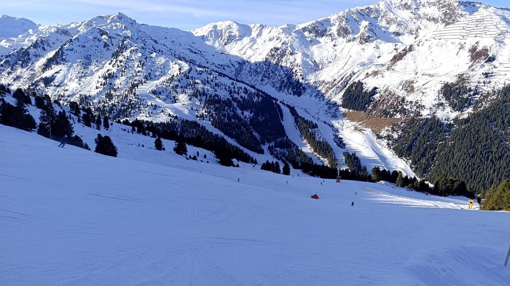 ...sieht das Bild...