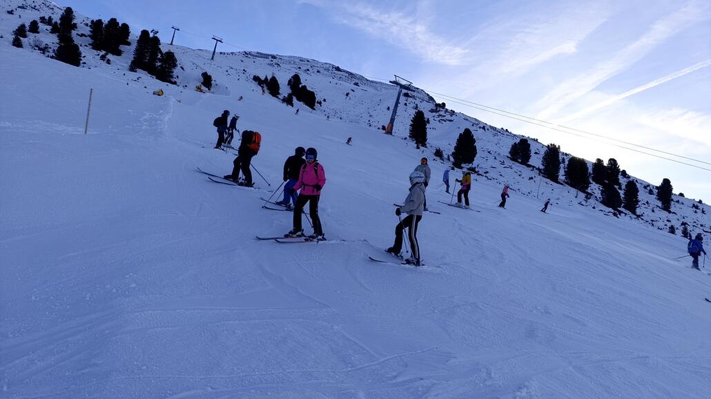 ...für die Schneesituation echt traurig aus.<br />Wird Zeit das Natur-Schnee kommt.