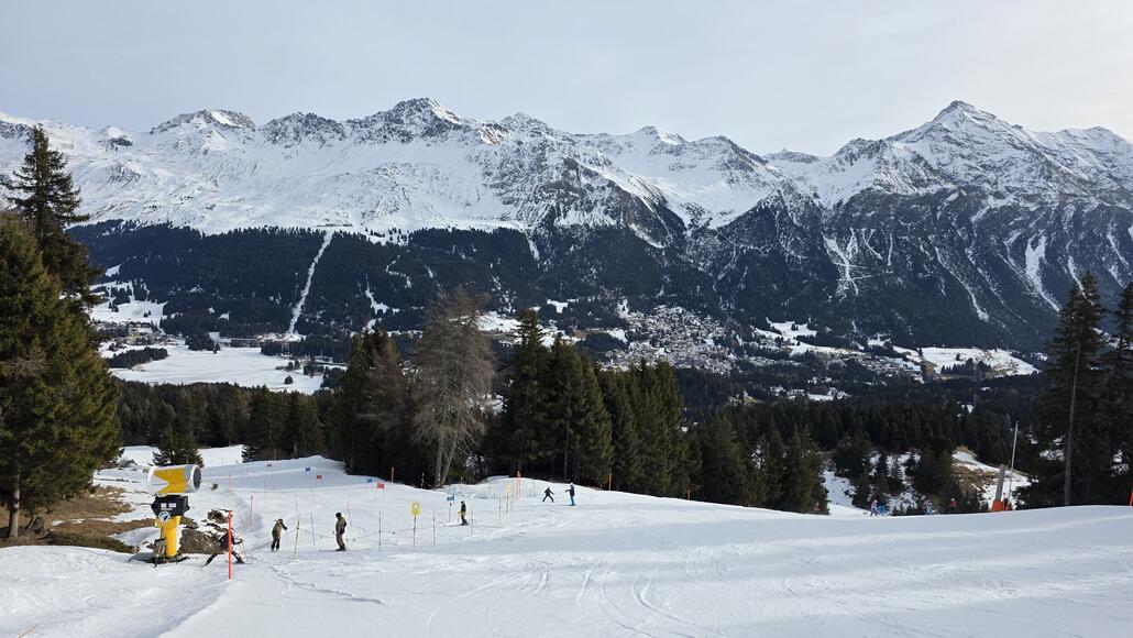 Ravugn ist die einzige halbwegs gute Piste, aber hier ist die eine Hälfte auch noch wegen eines Rennens gesperrt. Als zahlender Gast fühlt man sich da schon etwas ver...