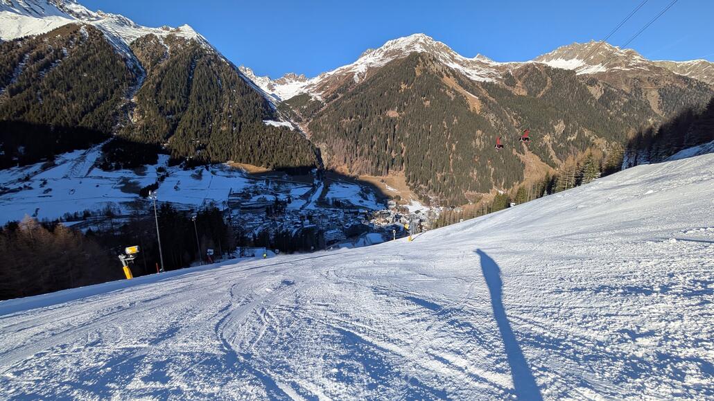 Ganz unten dann doch eisiger. Das Velliltal unten die schwarze ging aber am Mittag super!