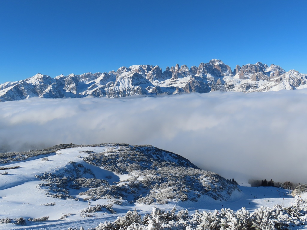 Brentagruppe über der Nebelschicht