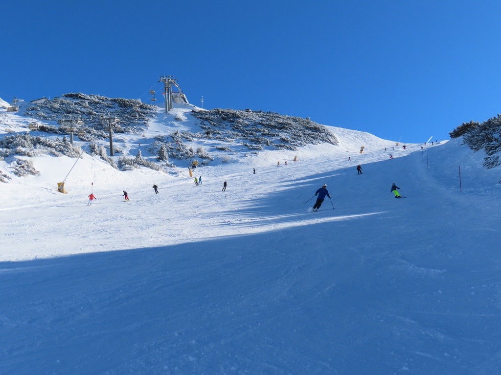 Piste 100 Höhenmeter unter dem Gipfel