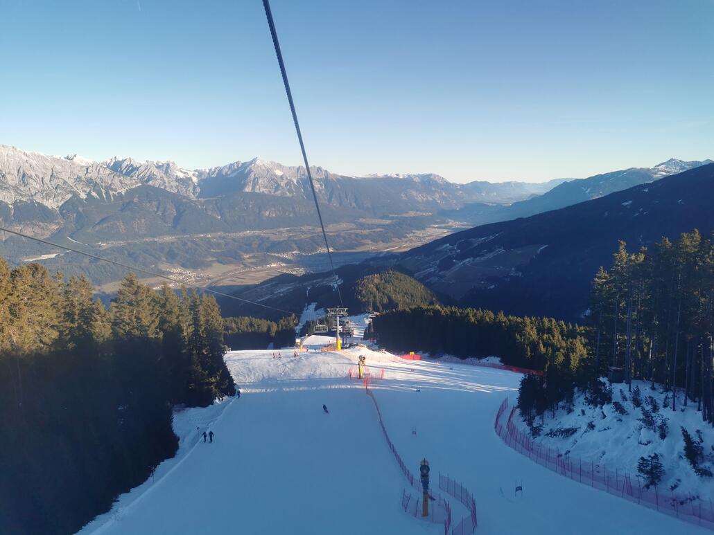 4. Sonnseitg ist auch ganz rauf kein Schnee.