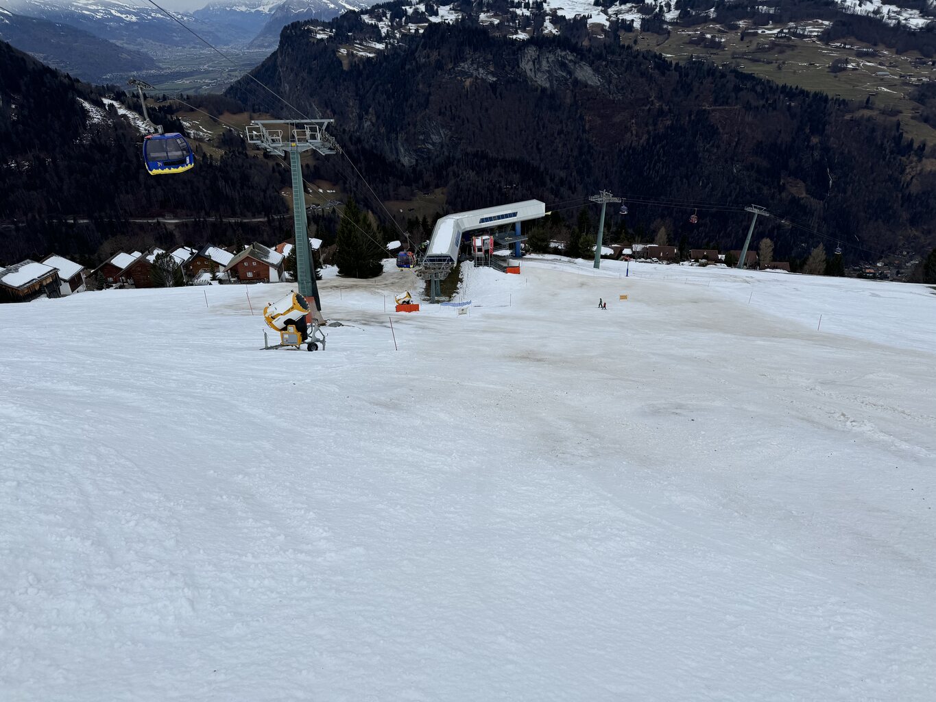 Familienpiste zur Mittelstation Gondel