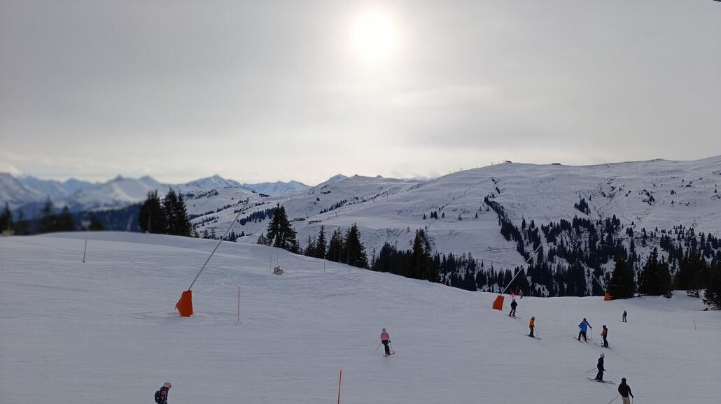 Sonne kämpft sich durch