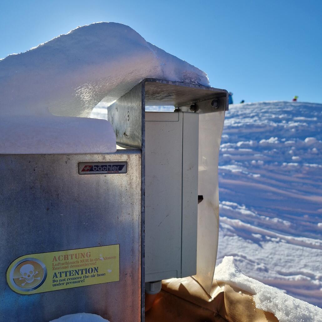 Mithilfe Schweizer Technik wird hier Schnee gemacht