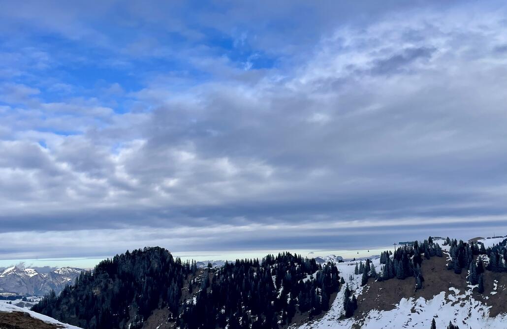 IMG_7875.jpeg (451.28 KiB) 2188 mal betrachtet Gegenüber Saanerslochgrat