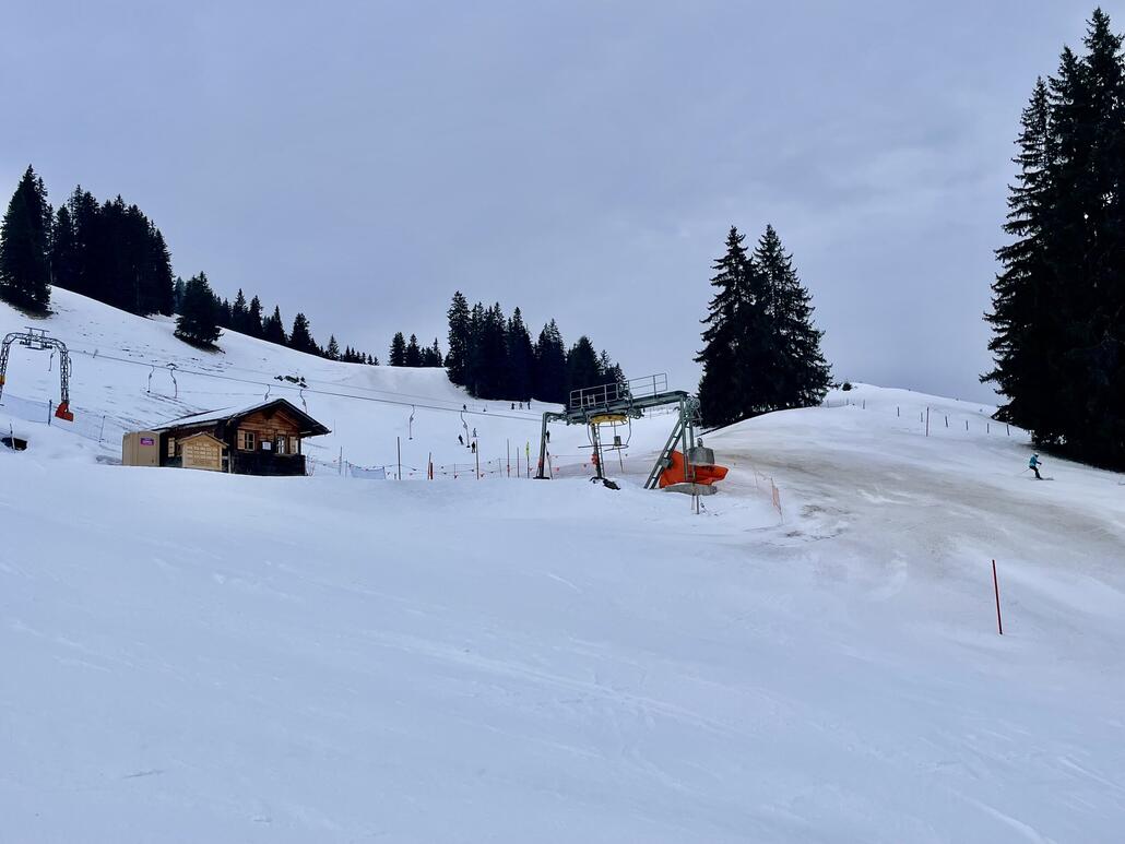 IMG_7883.jpeg (499.48 KiB) 2188 mal betrachtet Talstationsbereich ist auf der einen Seite übel!