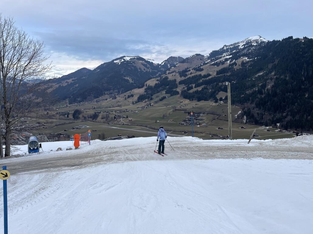 IMG_7897.jpeg (723.7 KiB) 2188 mal betrachtet Talabfahrt ist okay halt auch eisig zu später Stunde, aber besser. Und sehr viele Strassenquerungen, richtig Talabfahrtfeeling