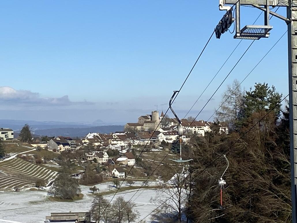 IMG_0204.jpeg (680.23 KiB) 693 mal betrachtet Schloss Regensberg