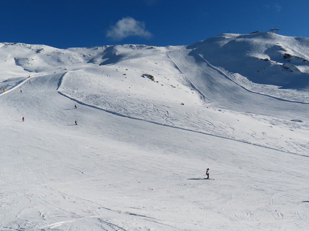 Blick von der Bergstation des Schleppliftes zur Bergstation der KSB