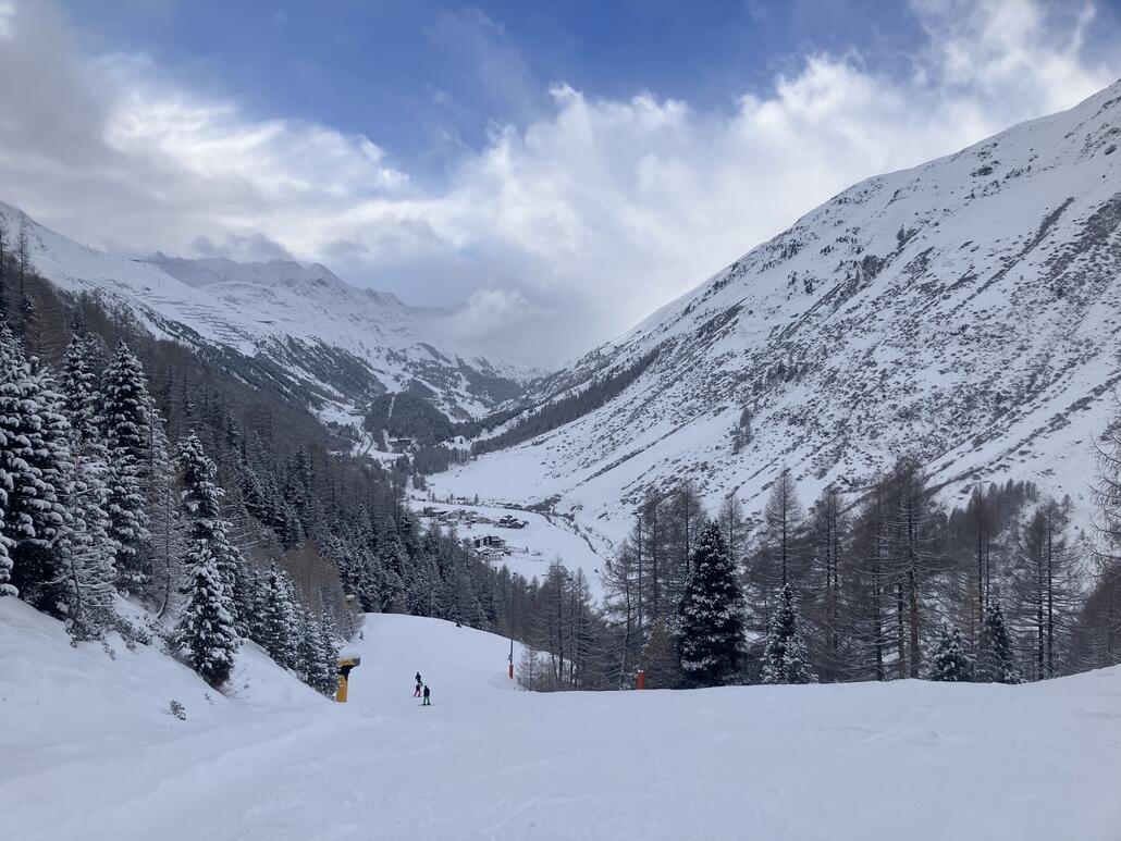 Blick nach Obergurgl und erste Aufhellungen