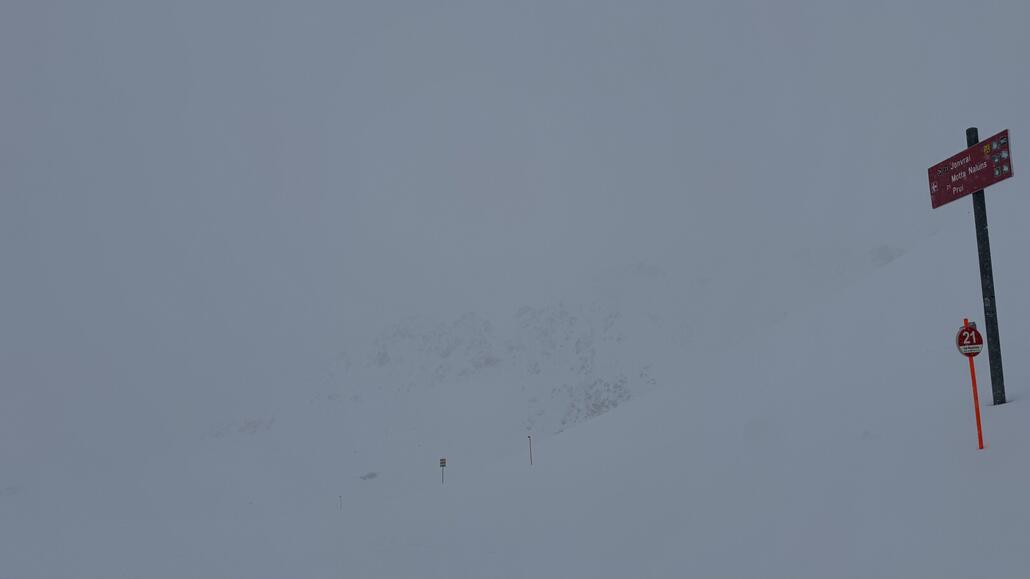 Bin dann trotzdem einmal hoch - top Schnee, aber wenn du das Gebiiet nicht kennst, ist Blindflug nicht so meins