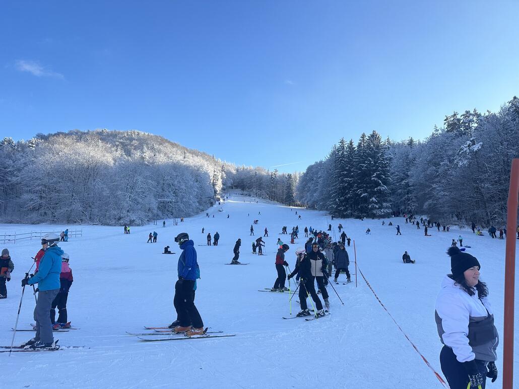 Und noch ein kurzes Bild vom Skilift in Spies :)<br />Morgen soll vielleicht Regen kommen, und danach milder, also warscheinlich nur ein kurzer Spaß, aber schon viel besser als letztes Jahr!