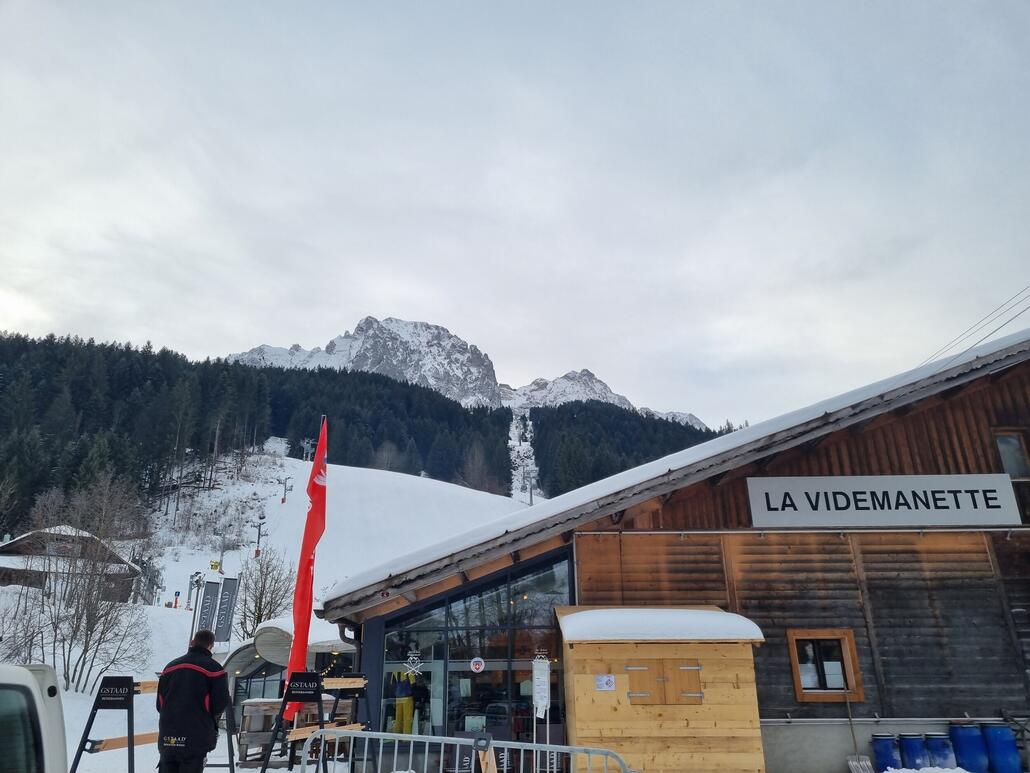 20260113_090951.jpg (753.53 KiB) 1525 mal betrachtet Parkplatz Videmanette sehr leer :)