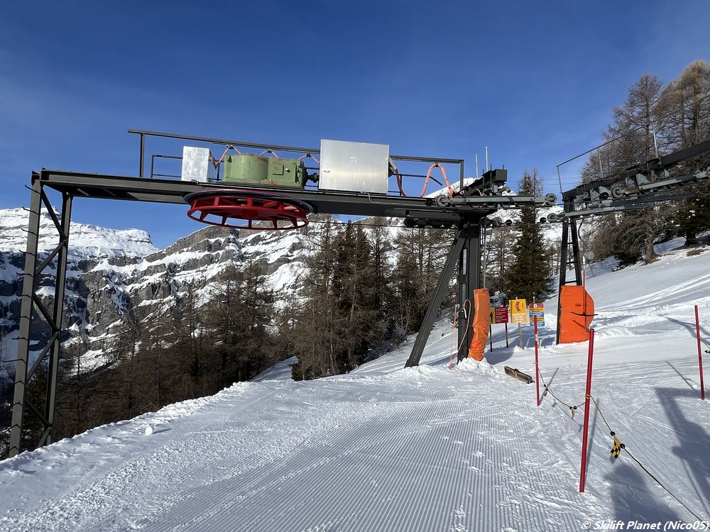Die Talstation des Skilifts Rinderhalde wurde neu gestrichen.