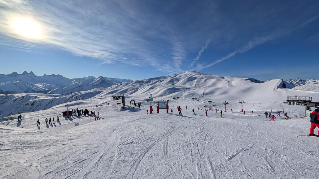 Die Verbindung im die anderen Sektoren erfolgt über ein ausgedehntes Hochplateau
