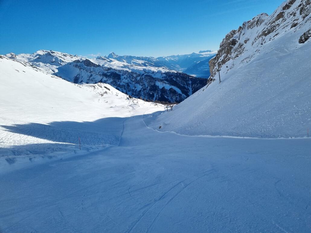 Es gab auch eine Versöhnung mit Les Rousses nachdem das letztes mal hier grenzwertig steinig war.<br />Der obere Teil ist schlicht und einfach perfekt