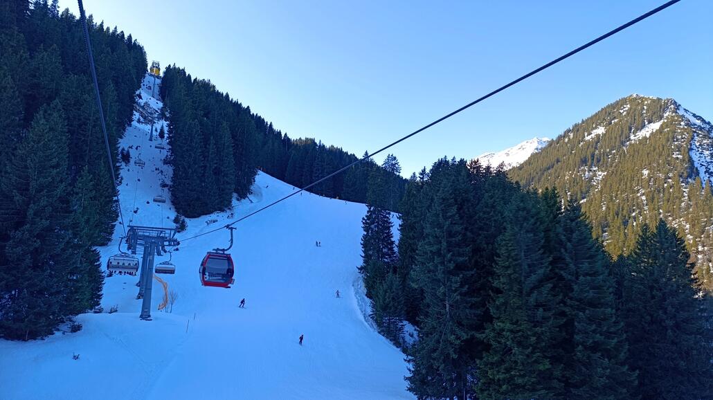 die ersten zwei Kehren der reinste Tragödienhang. Dan besser