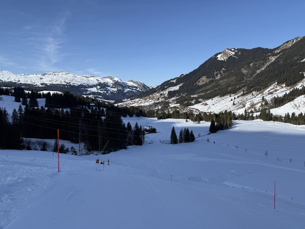 Auch der Verbindungspiste zurück konnte dank harten Schnee zügig heruntergefahren werden.