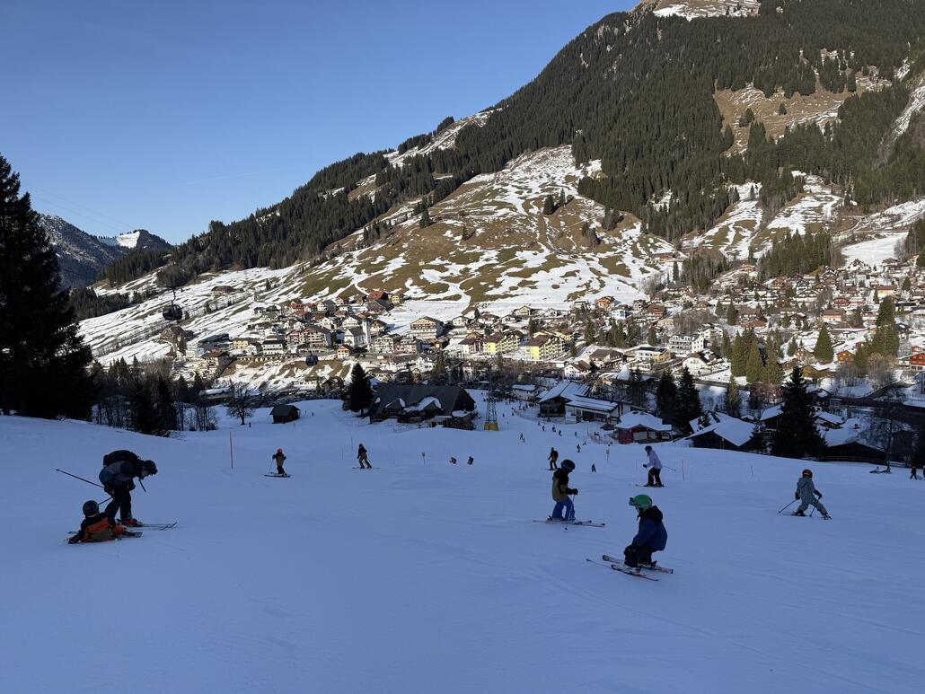 Ups... auf einmal wurde es unten zur EUB wieder voll. Viele Leute die gegen 14 Uhr schon den Tag beenden. So schnell wollte ich aber noch nicht aufgeben...