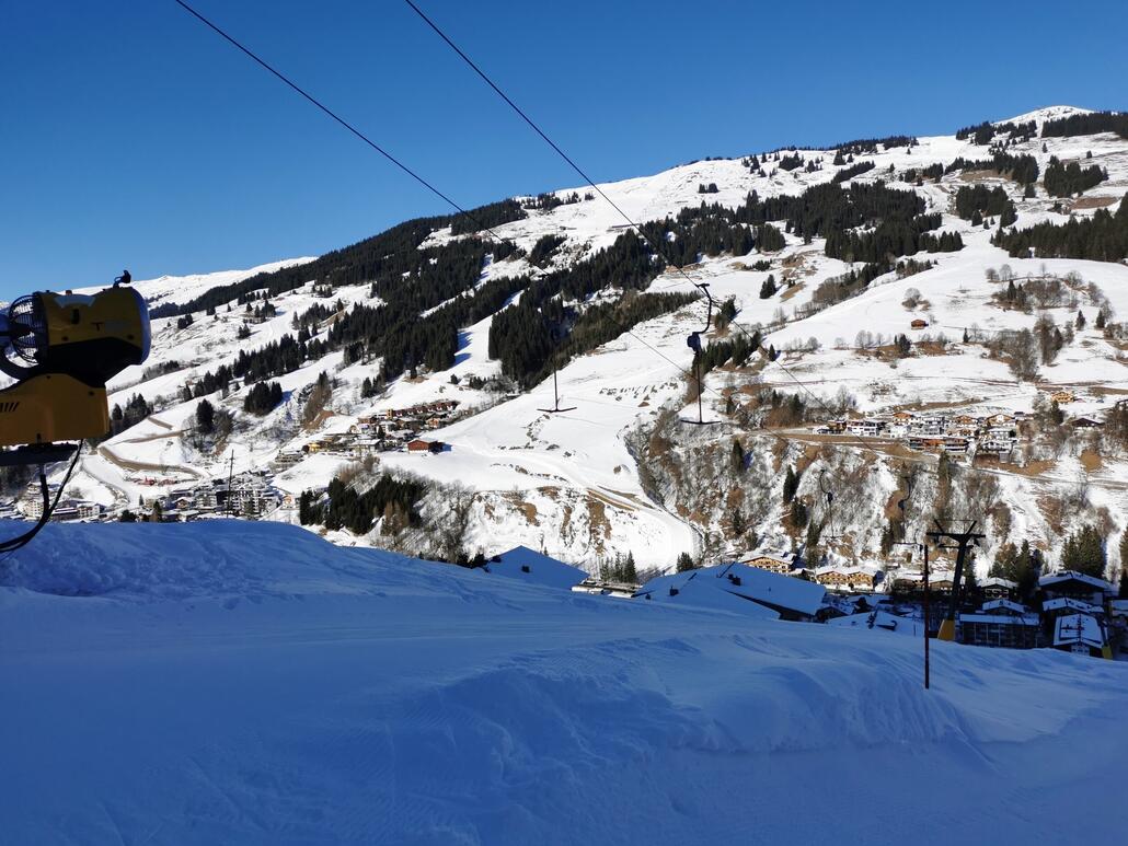 8. Auch die netten Talschlepper wollen gefahren werden. Brrr. Kalt hier im Schatten.