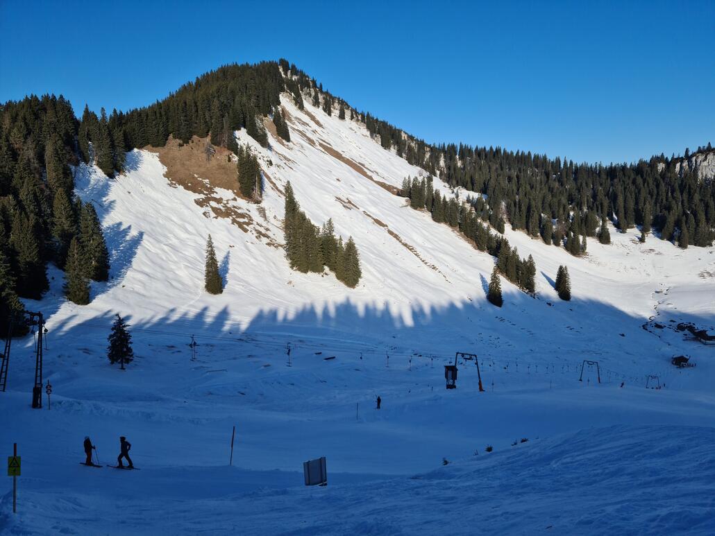 Der Nordhanglift in der Totale