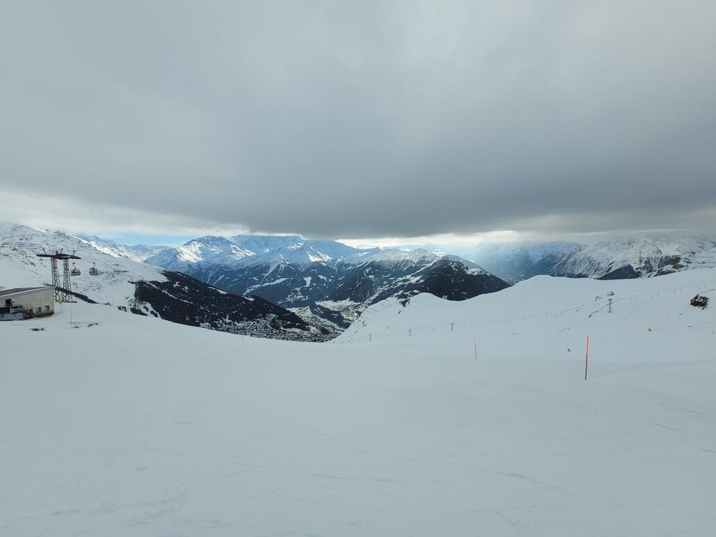 Interessantes Wolkenspiel. Es sah aus als könne man die Wolken berühren auch wenn sie noch mehrere hundert hm über einem waren.