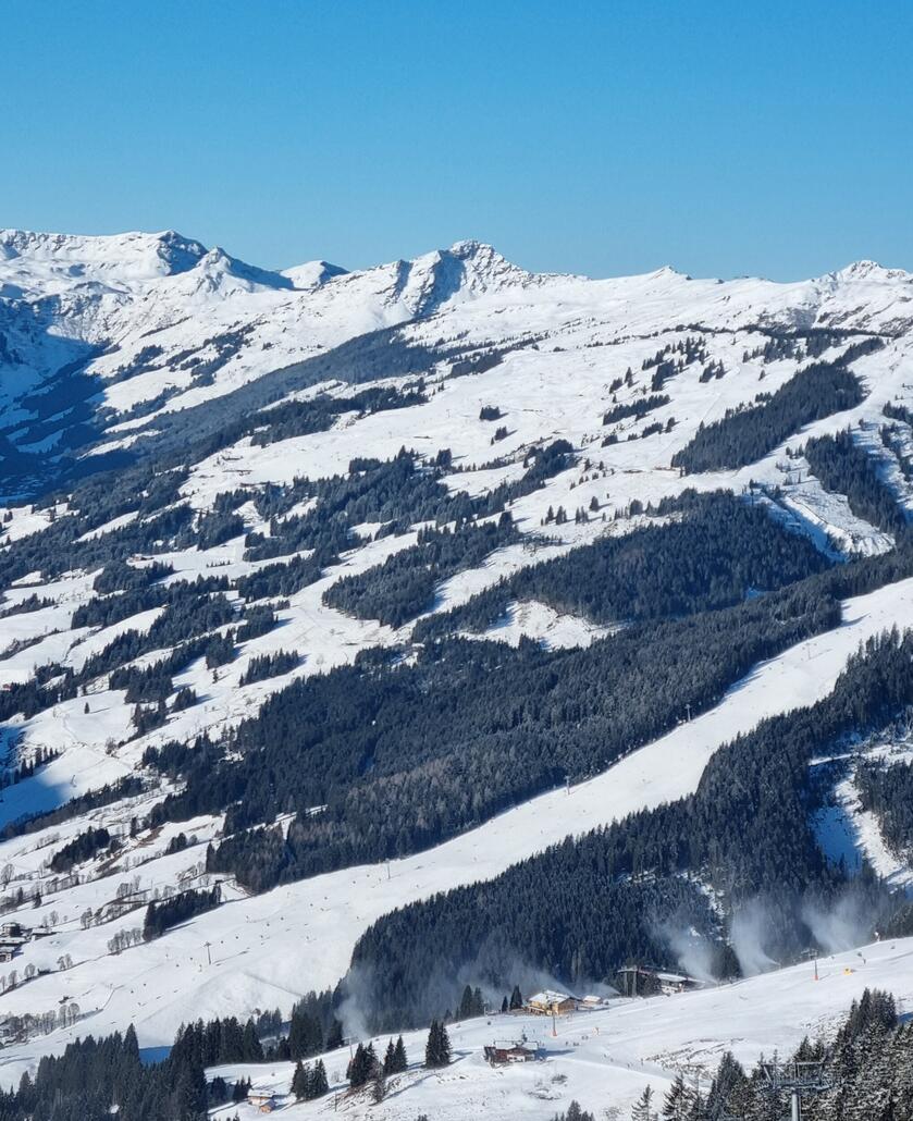 Zoom auf die sonnigen Almen, da gehts hin.