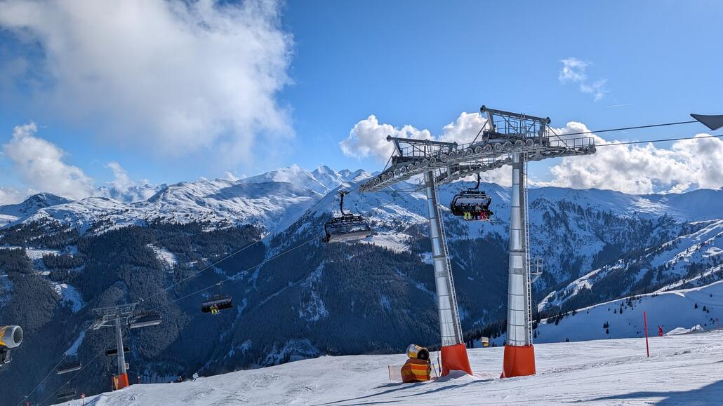 Der für mich neue Limberg Sessel, die direkte rote Piste sieht gut aus!